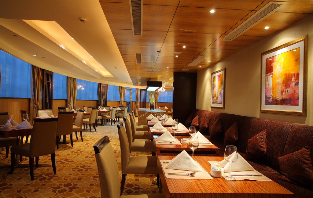 萬（wàn）鑫源不鏽鋼餐桌椅